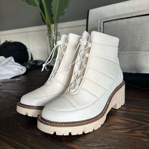 Blondo Daisy Waterproof Lug Sole Boot